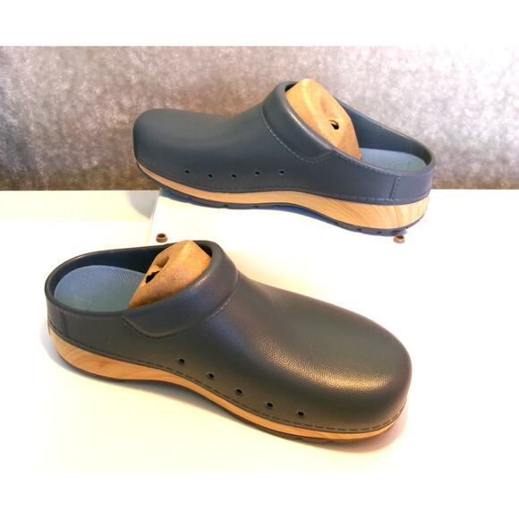 NIB Dansko Blue Kaci Slip Resistant Nursing Clog Size 36 US 5.5 - 6 - Picture 1 of 8